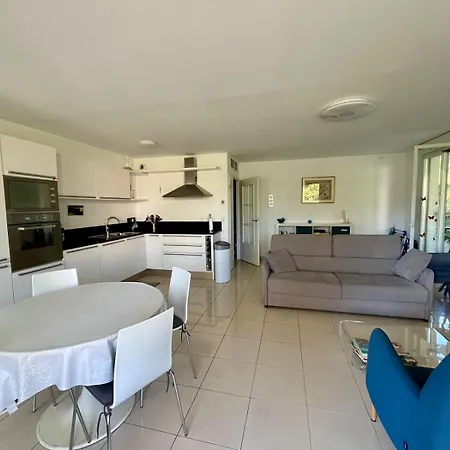 Chemin Des Iles Antibes